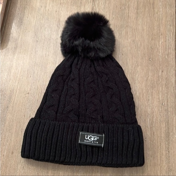 UGG Accessories - UGG light pink hat